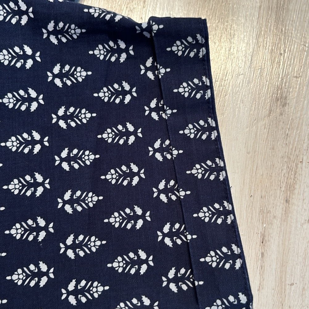 Talbots (the weekend chino )pants, size 10 - Picture 5 of 6
